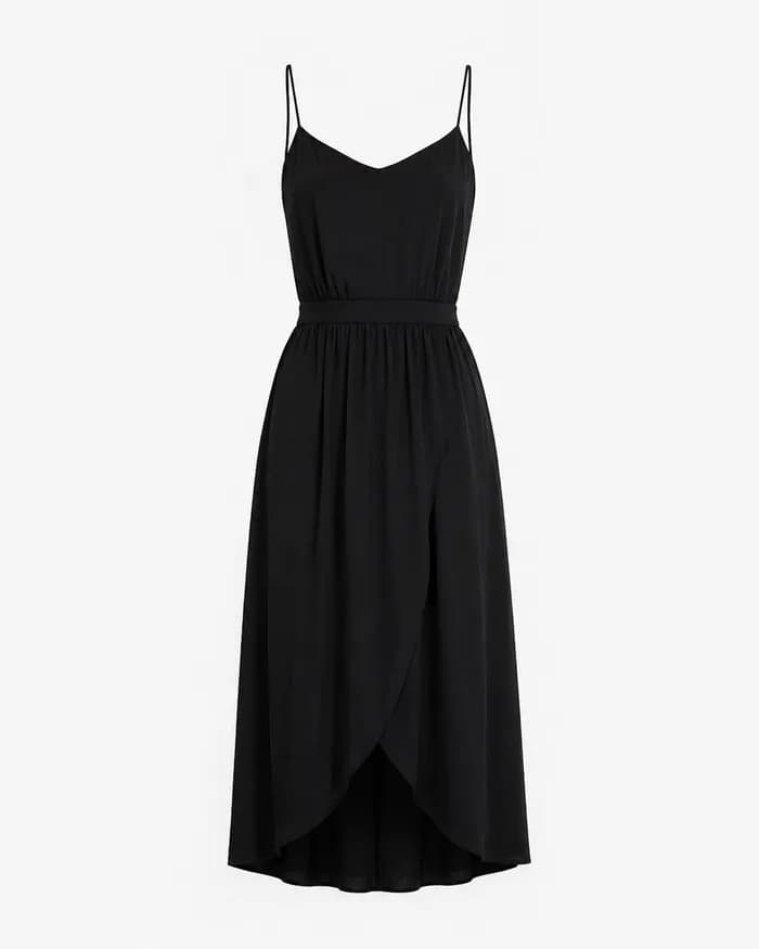 Robe noire sélectionnée sur une boutique en ligne